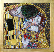 La cornice del mosaico è dorata con la tecnica a guazzo